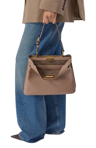 Сумка peekaboo soft medium FENDI темно-бежевого цвета по цене 739000 руб., арт. 8BN353/A0VH, фото 2 Сумка peekaboo soft medium FENDI, арт. 8BN353/A0VH, фото 2