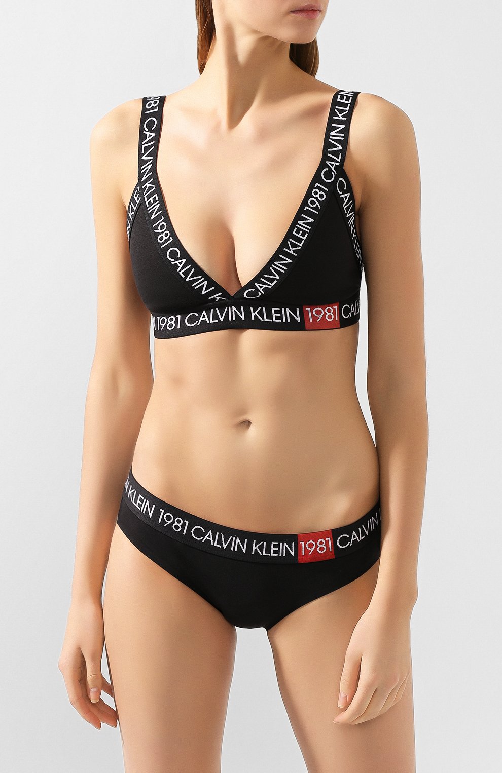 Бюстгальтер с мягкой чашкой CALVIN KLEIN черного цвета по цене 3995 руб., арт. QF5447E, фото 2 Бюстгальтер с мягкой чашкой CALVIN KLEIN, арт. QF5447E, фото 2