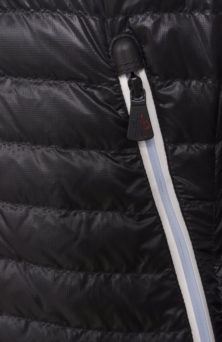 Женский пуховая куртка MONCLER GRENOBLE черного цвета, арт. 1A000085/8595B | Фото 6 (Материал внешний: Синтетический материал; Рукава: Длинные; Материал подклада: Синтетический материал; Материал утеплителя: Пух и перо; Длина (верхняя одежда): Короткие; Кросс-КТ: Куртка, Утепленные; Женское Кросс-КТ: Подстежка; Стили: Спорт)