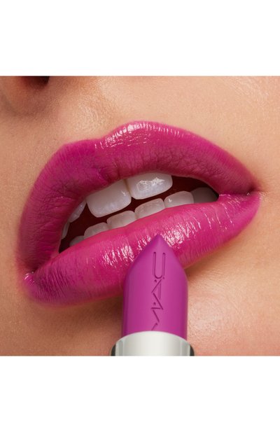 Губная помада macximal sleek satin, оттенок violet vapor (3,5g) MAC цвета по цене 2990 руб., арт. NW9M-15, фото 3 Губная помада macximal sleek satin, оттенок violet vapor (3,5g) MAC, арт. NW9M-15, фото 3