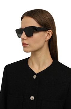 Женские солнцезащитные очки PRADA черного цвета, арт. A06S-16K08Z | Фото 2 (Региональные ограничения белый список (Axapta Mercury): Не проставлено; Нос: Не проставлено; Материал: Пластик; Тип очков: С/з; Оптика Гендер: оптика-женское; Очки форма: Прямоугольные)