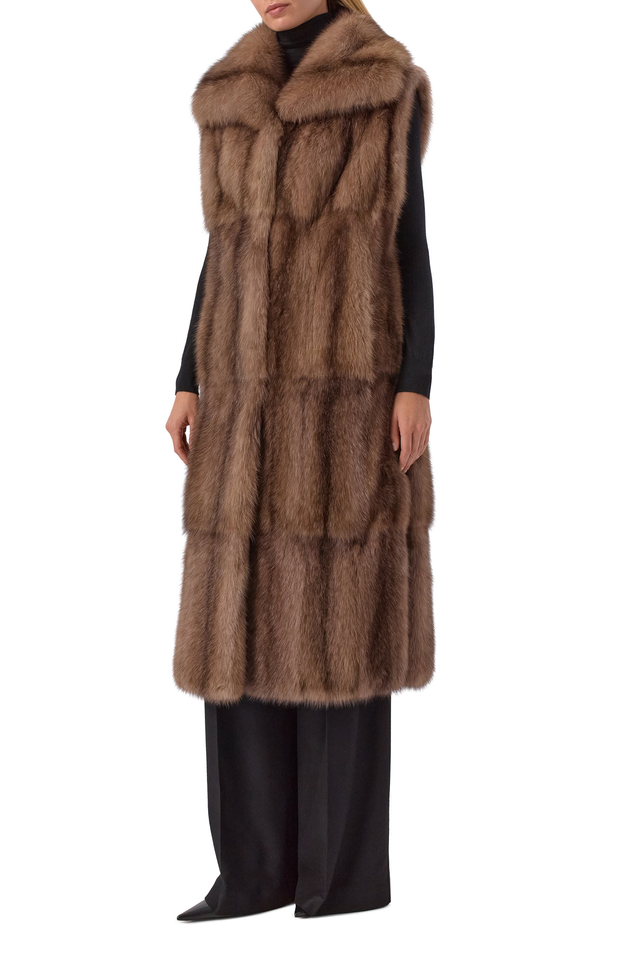 Жилет из соболя MVST коричневого цвета по цене 6850000 руб., арт. M003/SABLE WILD SILVER 4-5, фото 3 Жилет из соболя MVST, арт. M003/SABLE WILD SILVER 4-5, фото 3