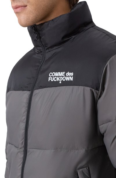 Пуховик COMME DES FUCKDOWN серого цвета по цене 32900 руб., арт. CFABM01704, фото 5 Пуховик COMME DES FUCKDOWN, арт. CFABM01704, фото 5