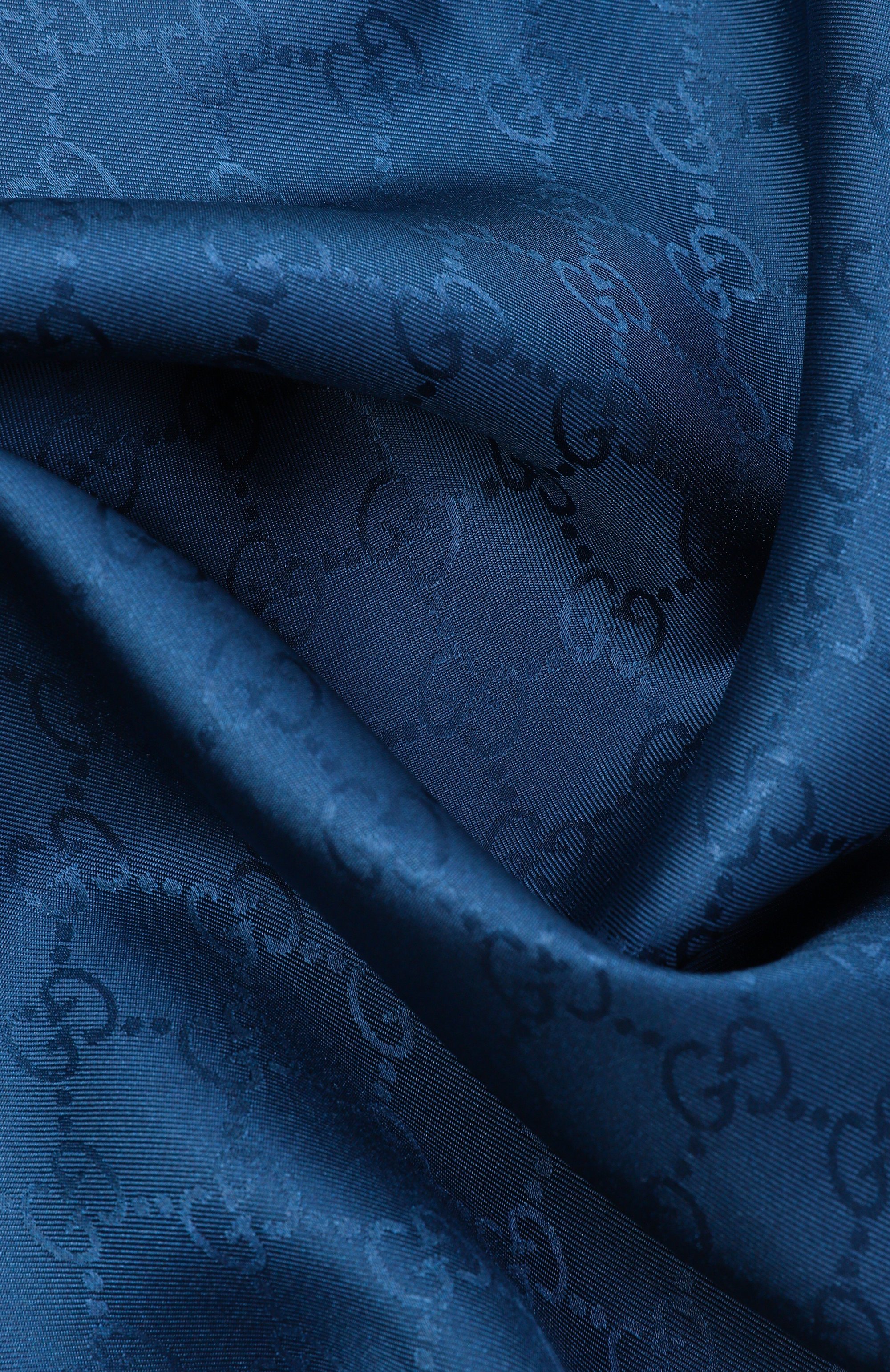 Шелковый платок GUCCI синего цвета по цене 86400 руб., арт. 830246/3G009, фото 3 Шелковый платок GUCCI, арт. 830246/3G009, фото 3