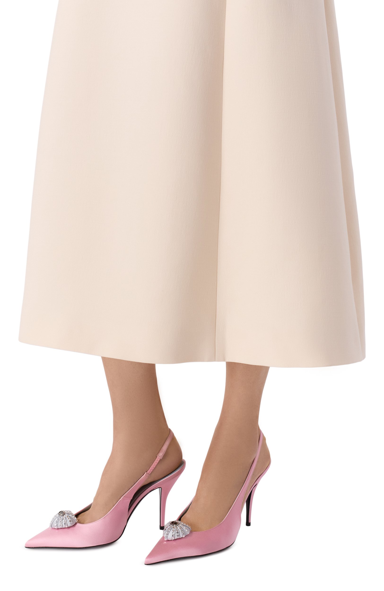Атласные туфли coeur royal 100 VALENTINO розового цвета по цене 129500 руб., арт. 9W2S0PR9/YIP, фото 2 Атласные туфли coeur royal 100 VALENTINO, арт. 9W2S0PR9/YIP, фото 2