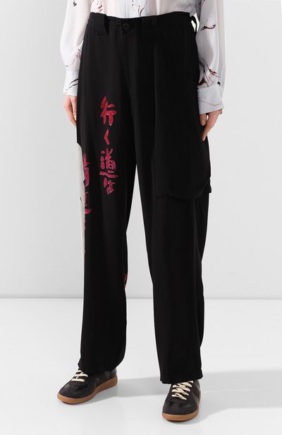 Брюки из вискозы YOHJI YAMAMOTO черного цвета по цене 78550 руб., арт. NN-P81-813, фото 3 Брюки из вискозы YOHJI YAMAMOTO, арт. NN-P81-813, фото 3