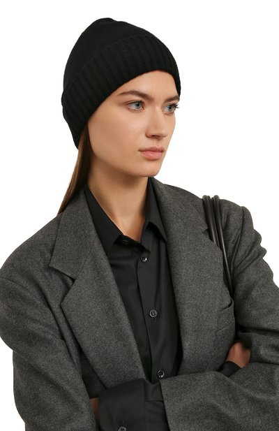 Кашемировая шапка ALLUDE черного цвета по цене 13800 руб., арт. 225/11245, фото 2 Кашемировая шапка ALLUDE, арт. 225/11245, фото 2