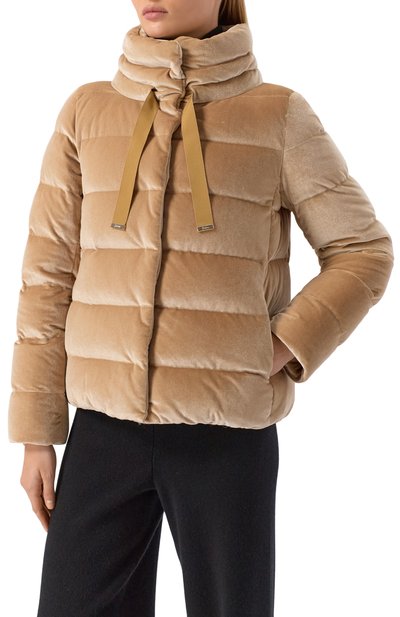 Бархатный пуховик HERNO бежевого цвета по цене 99850 руб., арт. PI002180D/15020S, фото 3 Бархатный пуховик HERNO, арт. PI002180D/15020S, фото 3