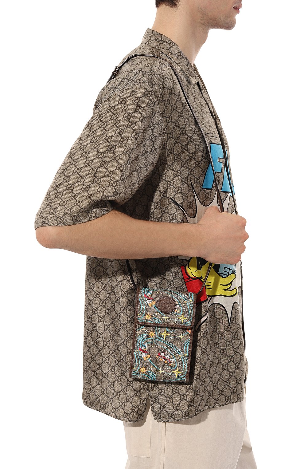 Чехол для телефона disney x gucci GUCCI коричневого цвета по цене 103680 руб., арт. 647927 2N9AT, фото 2 Чехол для телефона disney x gucci GUCCI, арт. 647927 2N9AT, фото 2