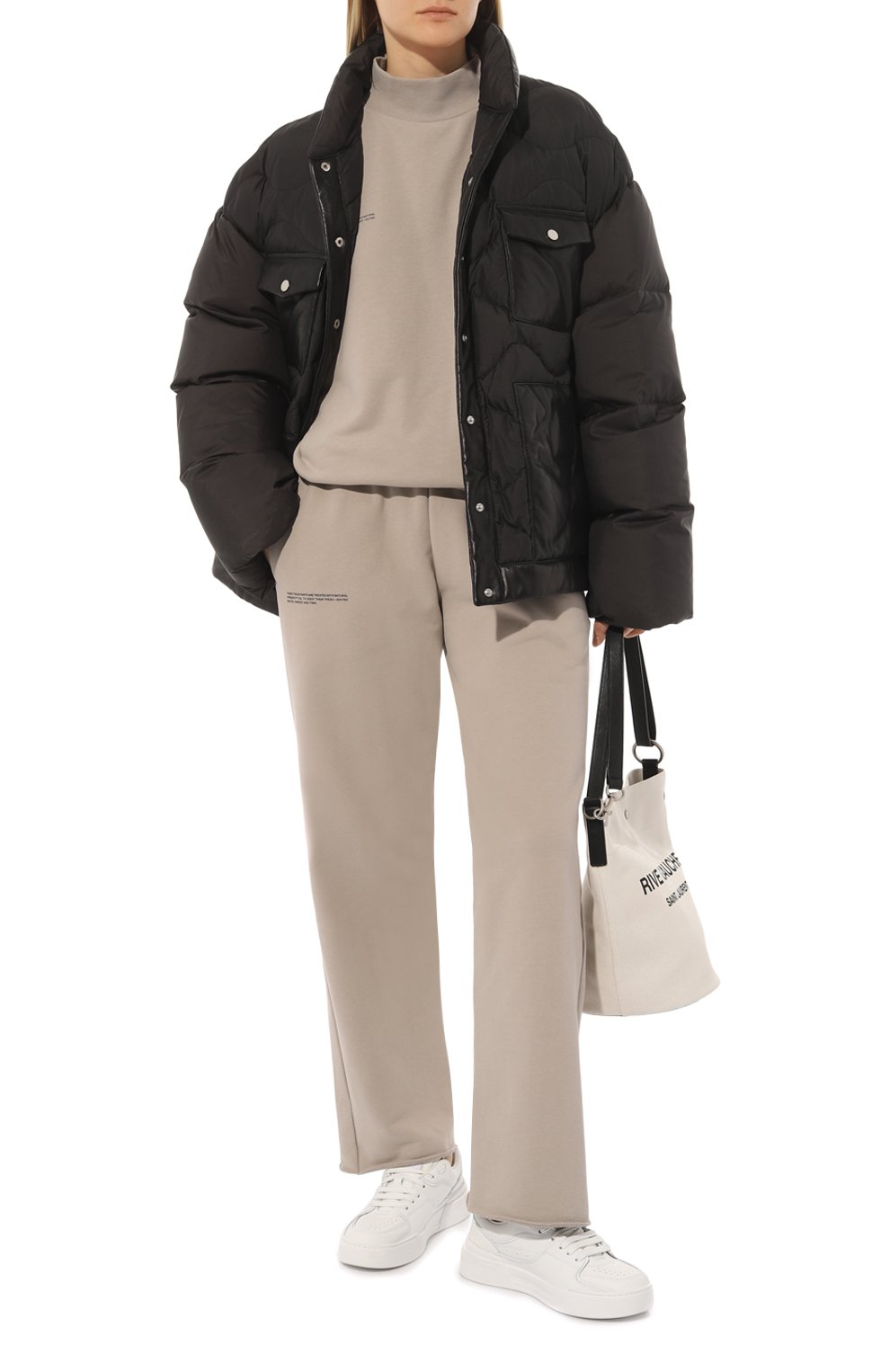 Хлопковые брюки PANGAIA серого цвета по цене 12700 руб., арт. ORGANIC COTTON LOOSE TRACKPANTS, фото 2 Хлопковые брюки PANGAIA, арт. ORGANIC COTTON LOOSE TRACKPANTS, фото 2
