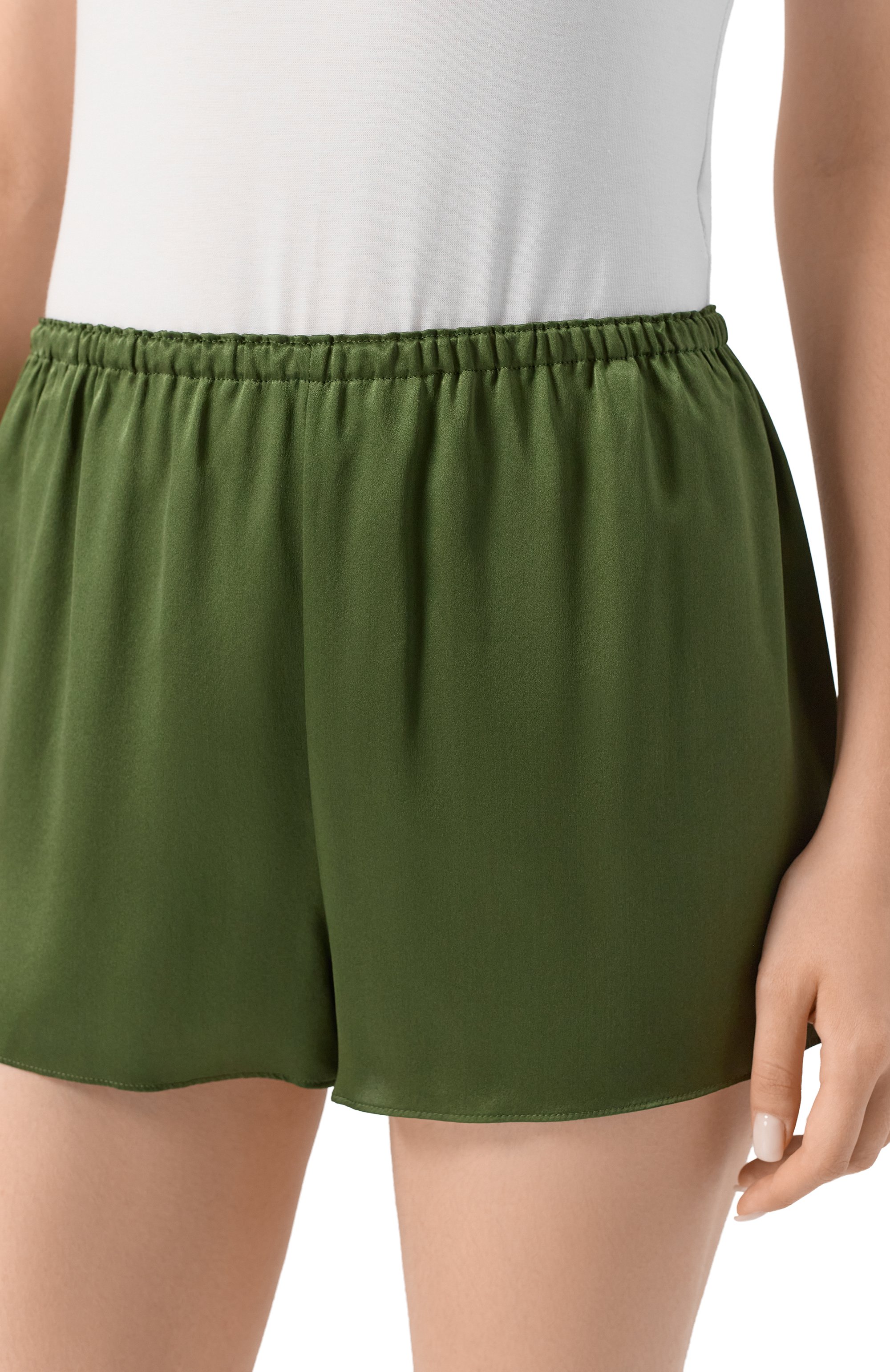 Шелковые шорты EVA B.BITZER хаки цвета по цене 21020 руб., арт. 27318245, фото 5 Шелковые шорты EVA B.BITZER, арт. 27318245, фото 5