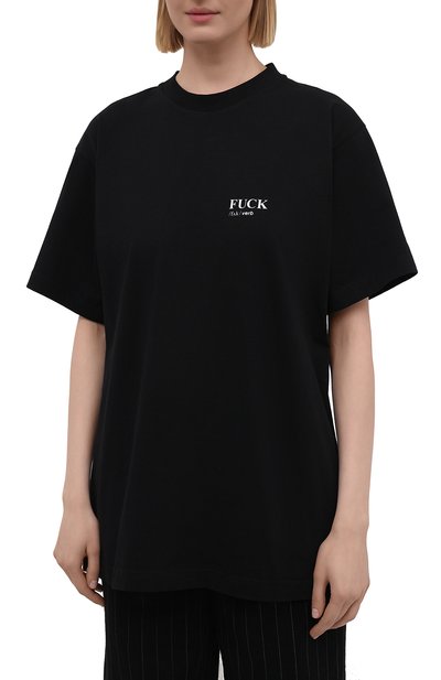 Хлопковая футболка VETEMENTS черного цвета по цене 32850 руб., арт. UA52TR160B 1602/W, фото 3 Хлопковая футболка VETEMENTS, арт. UA52TR160B 1602/W, фото 3
