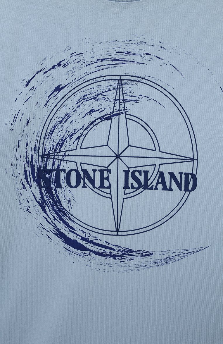 Детская хлопковая футболка STONE ISLAND голубого цвета, арт. 801621072/3-4 | Фо�то 3 (Рукава: Короткие; Драгоценные камни: Проставлено; Материал внешний: Хлопок; Материал сплава: Проставлено; Мальчики Кросс-КТ: Футболка-одежда; Ростовка одежда: 3 года | 98 см, 4 года | 104 см)