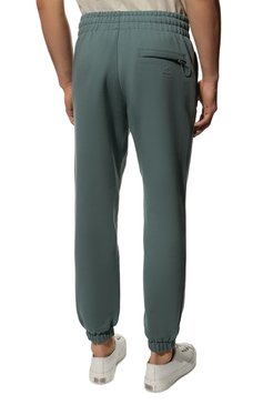 Мужские хлопковые джоггеры adidas originals x pharrell williams ADIDAS ORIGINALS зеленого цвета, арт. HI2960 | Фото 4 (Материал внешний: �Хлопок; Длина (брюки, джинсы): Стандартные; Мужское Кросс-КТ: Брюки-трикотаж; Силуэт М (брюки): Джоггеры; Кросс-КТ: Спорт; Стили: Спорт-шик; Региональные ограничения белый список (Axapta Mercury): Не проставлено; Нос: Не проставлено)
