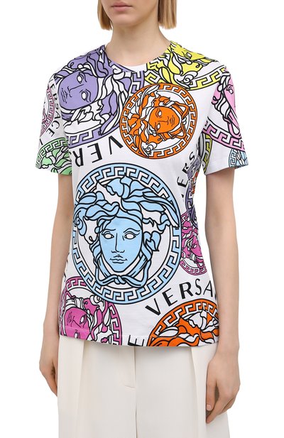 Хлопковая футболка VERSACE разноцветного цвета по цене 48350 руб., арт. A88678/1F00404, фото 3 Хлопковая футболка VERSACE, арт. A88678/1F00404, фото 3
