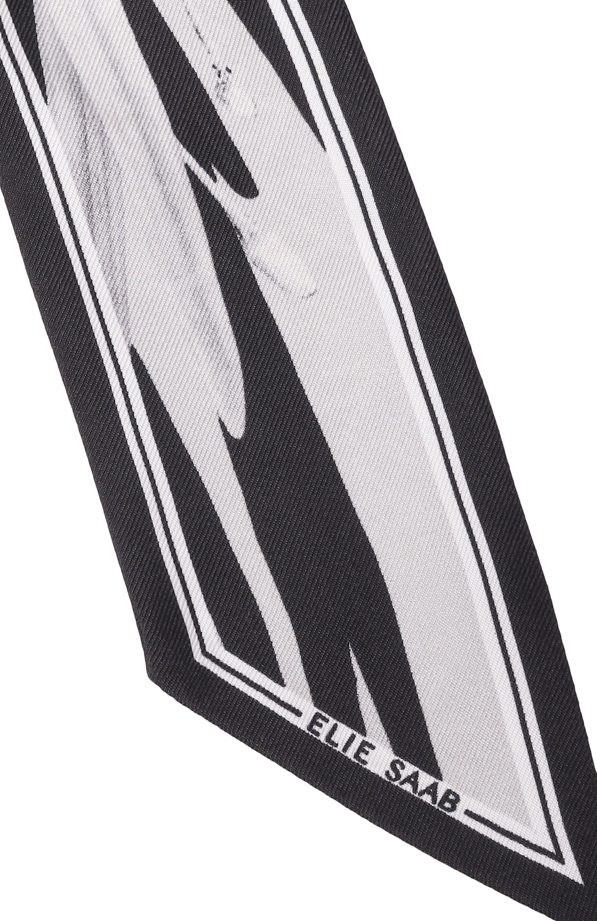 Шелковый шарф-твилли ELIE SAAB черного цвета по цене 12850 руб., арт. 710009234, фото 3 Шелковый шарф-твилли ELIE SAAB, арт. 710009234, фото 3