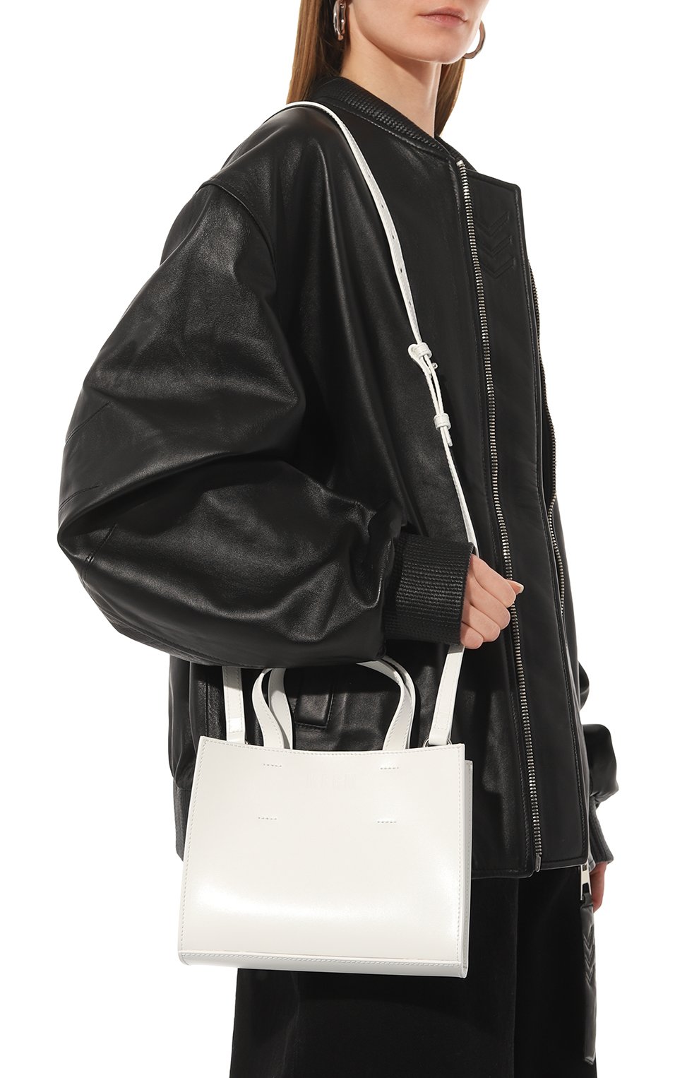 Сумка-тоут embossed MSGM белого цвета по цене 37900 руб., арт. 3441MDZ72 822, фото 2 Сумка-тоут embossed MSGM, арт. 3441MDZ72 822, фото 2