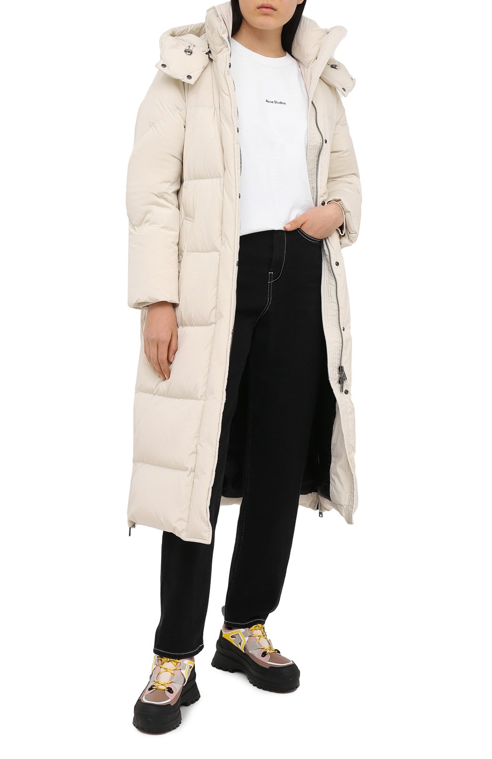 Пуховик WOOLRICH светло-бежевого цвета по цене 95700 руб., арт. CFWW0U0312FR/UT1148, фото 2 Пуховик WOOLRICH, арт. CFWW0U0312FR/UT1148, фото 2