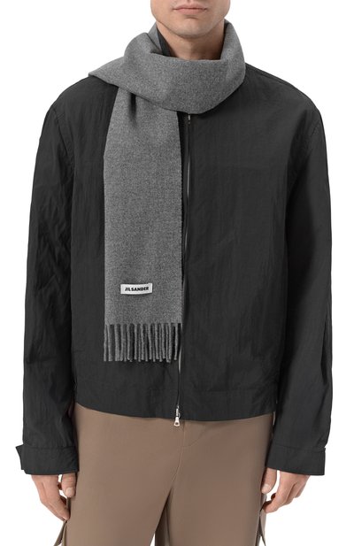 Шерстяной шарф JIL SANDER серого цвета по цене 27150 руб., арт. J22TE0116/J40376, фото 2 Шерстяной шарф JIL SANDER, арт. J22TE0116/J40376, фото 2