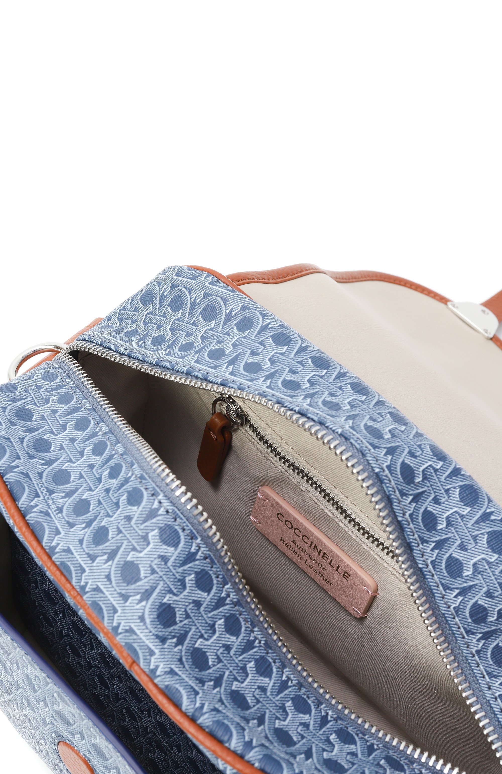 Сумка campus medium COCCINELLE синего цвета по цене 36750 руб., арт. E1 T60 15 02 01, фото 5 Сумка campus medium COCCINELLE, арт. E1 T60 15 02 01, фото 5