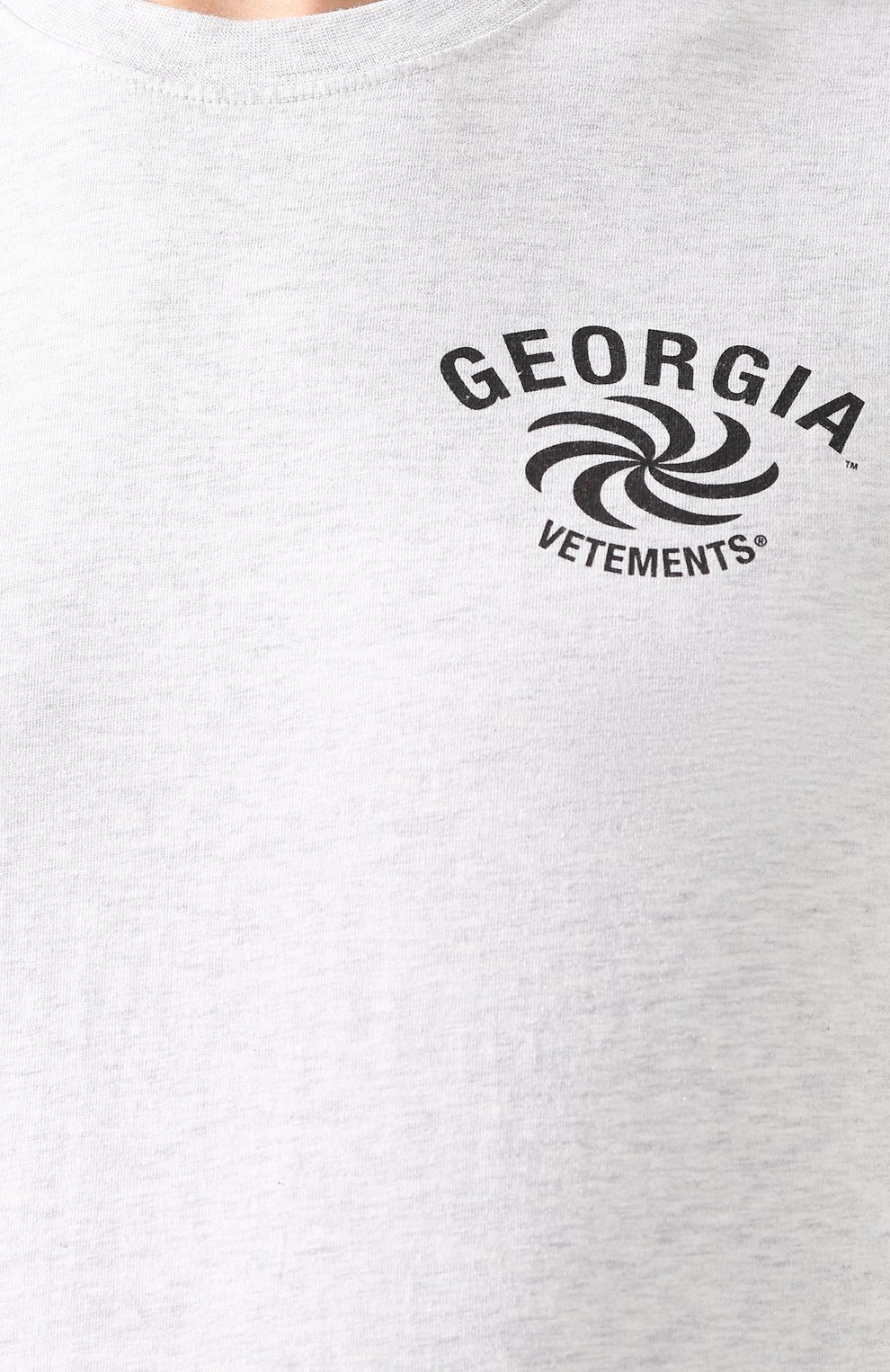 Хлопковая футболка с принтом VETEMENTS серого цвета по цене 19600 руб., арт. USS197091/M, фото 8 Хлопковая футболка с принтом VETEMENTS, арт. USS197091/M, фото 8