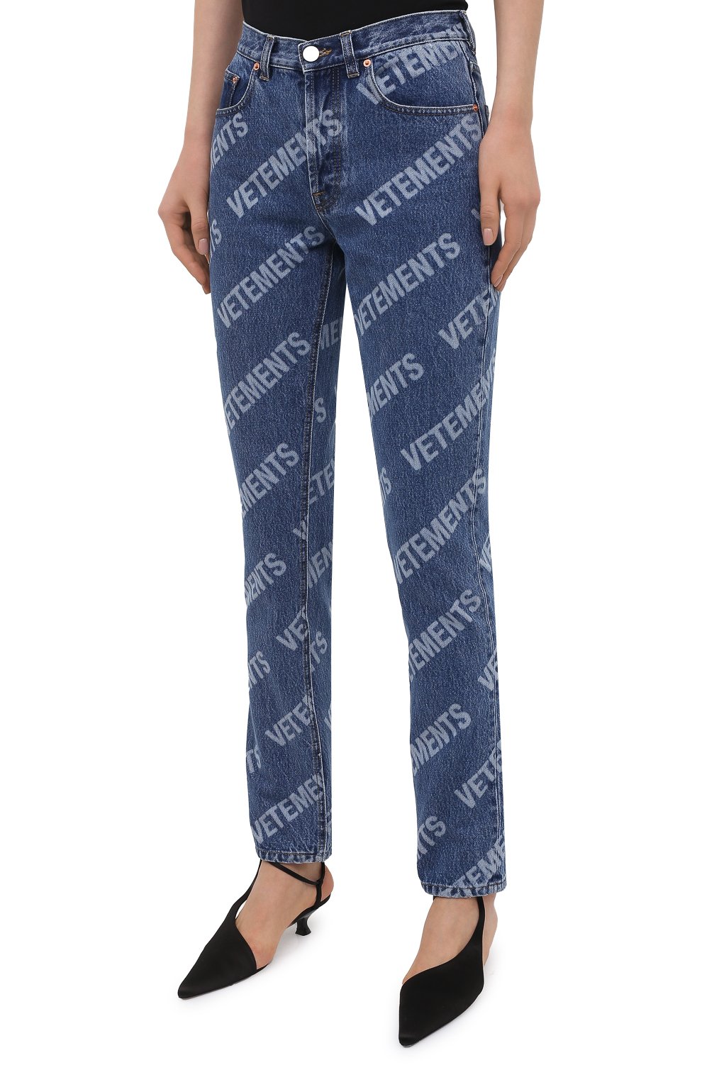 Джинсы VETEMENTS синего цвета по цене 144000 руб., арт. WE51PA220B 2803/BLUE, фото 3 Джинсы VETEMENTS, арт. WE51PA220B 2803/BLUE, фото 3