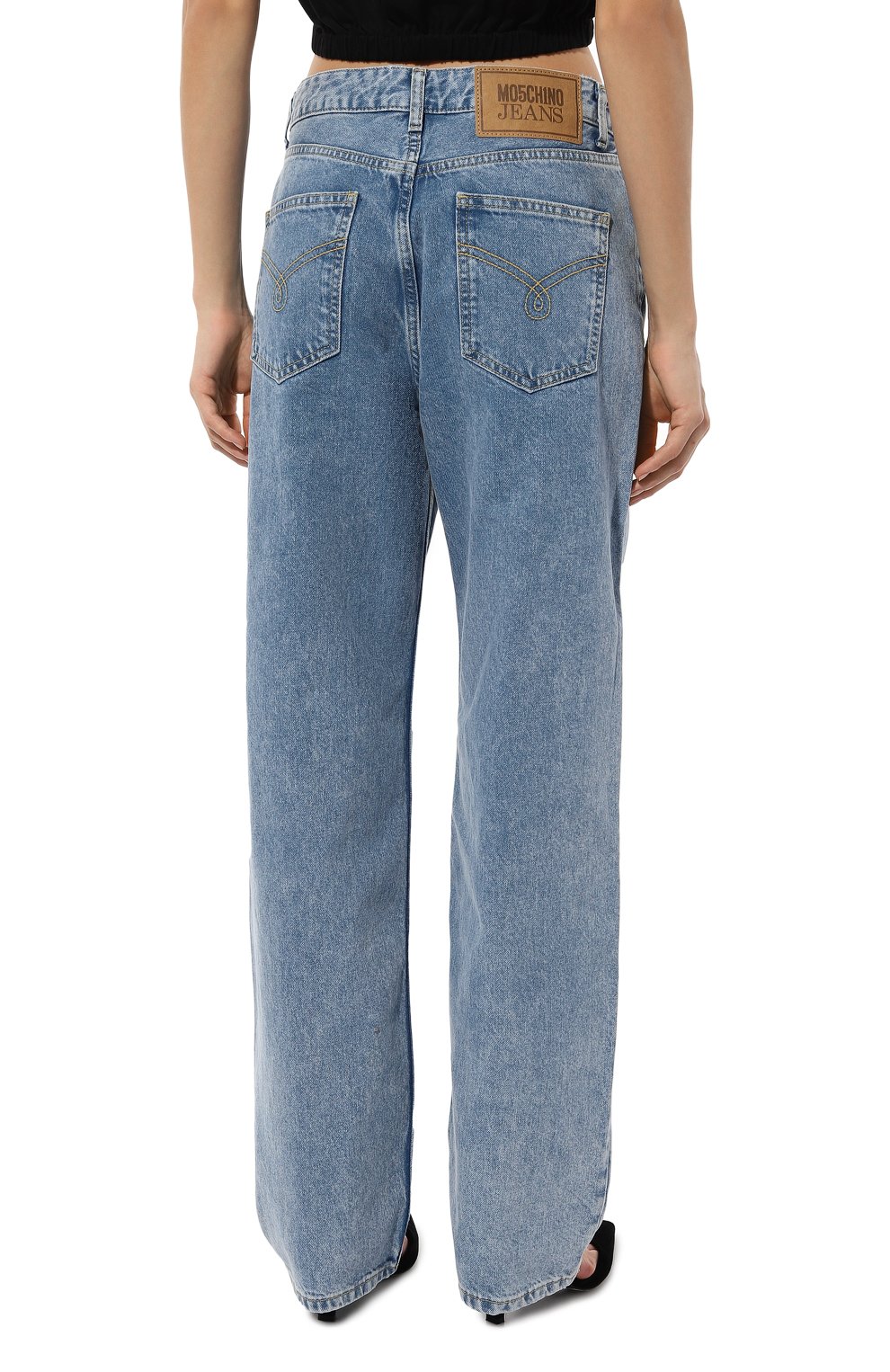 Джинсы M05CH1NO JEANS голубого цвета по цене 22900 руб., арт. A0324/3236, фото 4 Джинсы M05CH1NO JEANS, арт. A0324/3236, фото 4