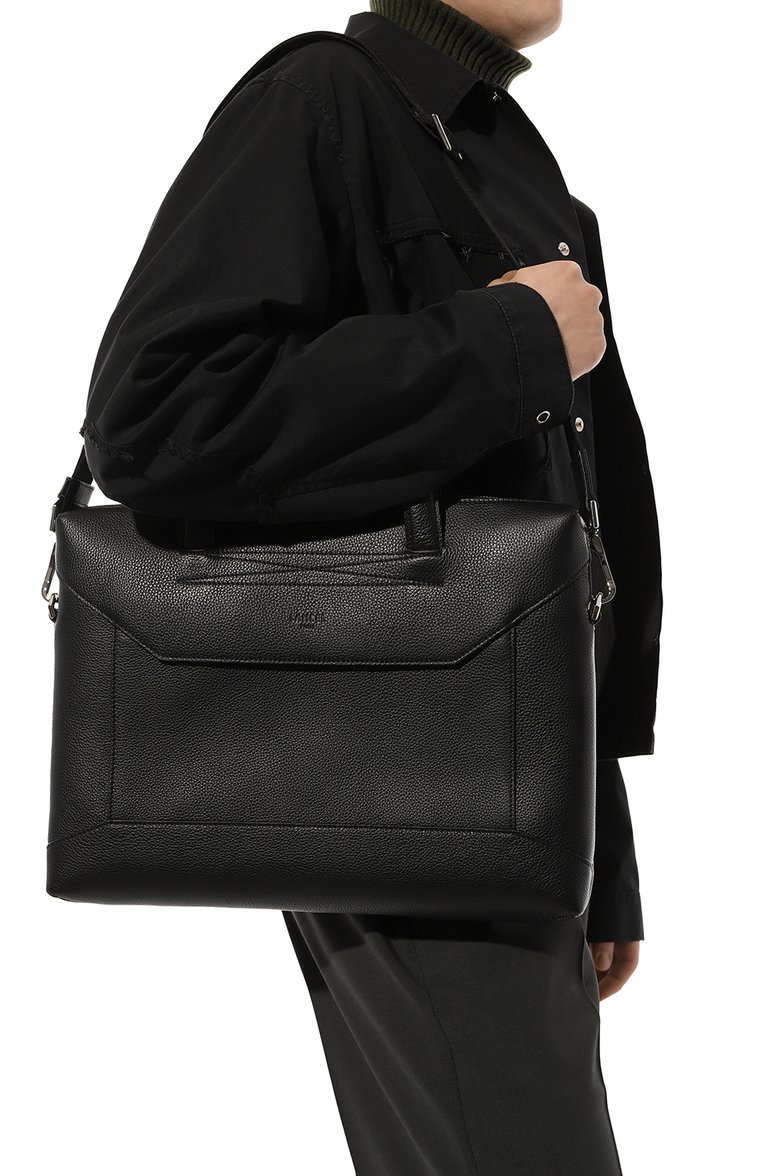 Мужская портфель LANCEL черного цвета, арт. A08685 | Фото 2 (Материал сплава: Проставлено; Материал: Натуральная кожа; Драгоценные камни: Проставлено; Ремень/цепочка: На ремешке; Размер: large; Сумки-технические: Портфели)