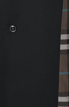 Мужской плащ BURBERRY черного цвета, арт. 8101328 | Фото 7 (Длина (верхняя одежда): До колена; Драгоценные камни: Проставлено; Материал сплава: Проставлено; Рукава: Длинные; Мужское Кросс-КТ: Плащ-верхняя одежда; Стили: Кэжуэл; Материал внешний: Хлопок, Синтетический материал; Материал подклада: Хлопок)