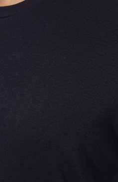 Мужская футболка TOM FORD темно-синего цвета, арт. JCS003/JMT001S23 | Фото 5 (Принт: Без принта; Рукава: Короткие; Длина (для топов): Стандартные; Материал сплава: Проставлено; Материал внешний: Хлопок, Лиоцелл, Растительное волокно; Драгоценные камни: Проставлено; Стили: Кэжуэл)
