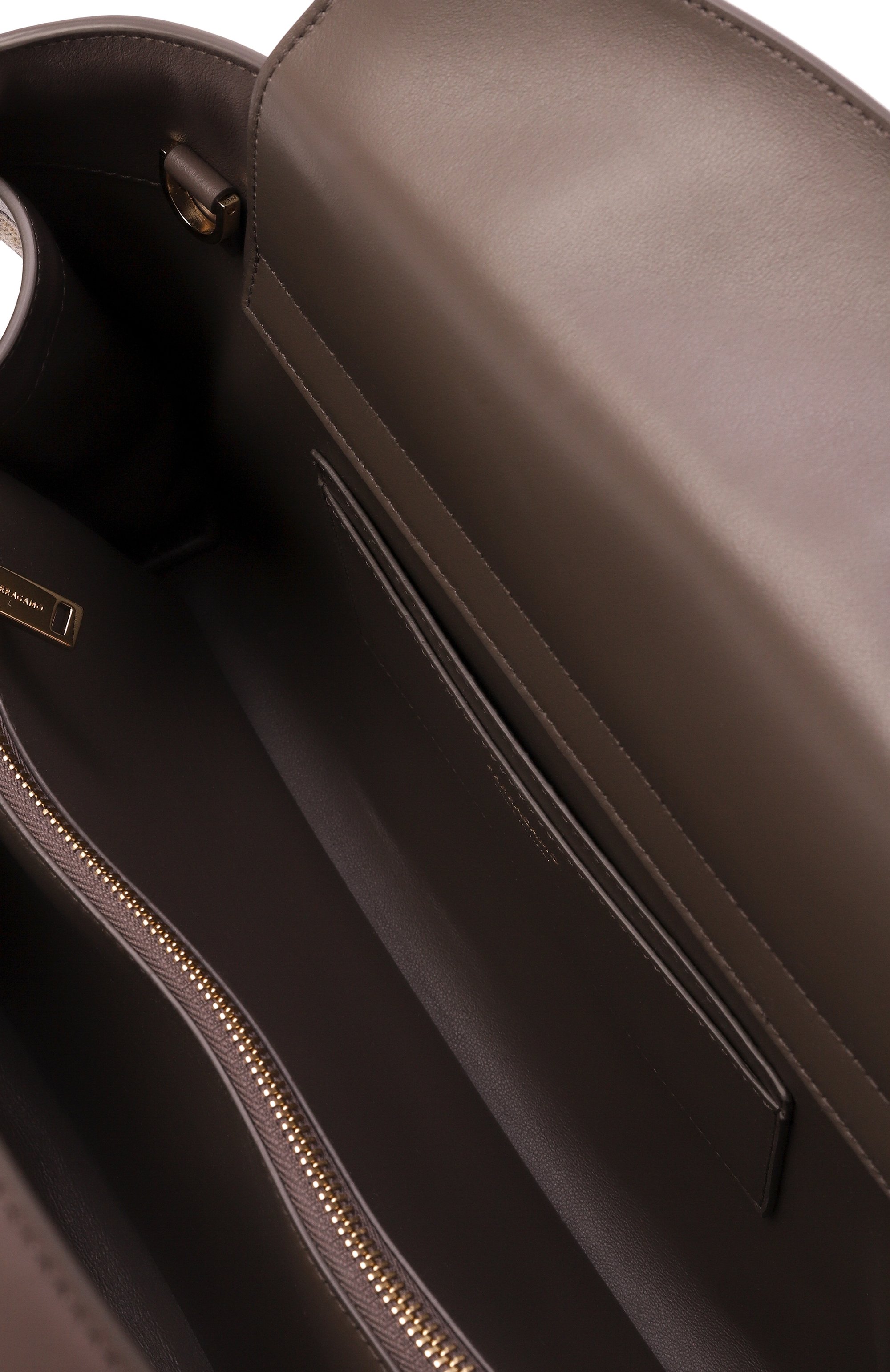 Сумка hug medium FERRAGAMO, арт. 21A291/786, фото 5