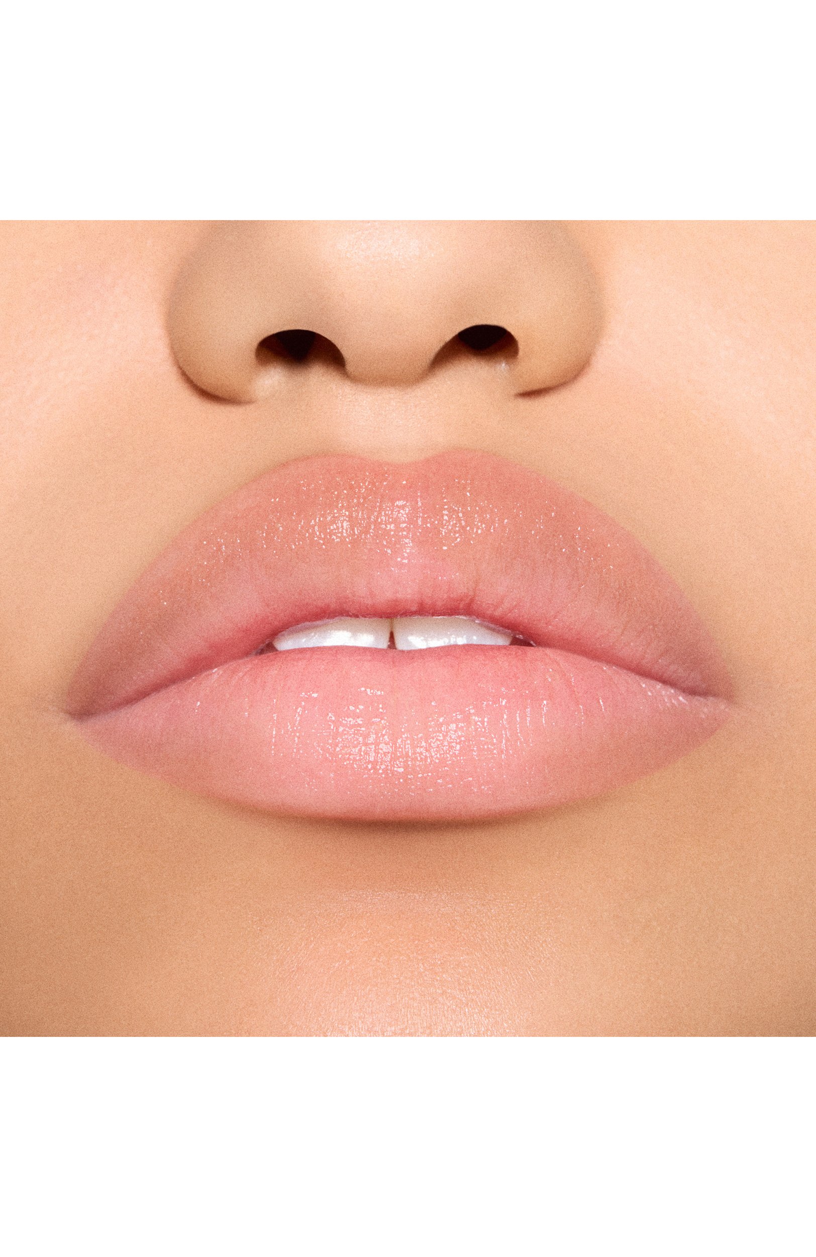 Губная помада lustreglass sheer-shine lipstick, оттенок lil squirt (3,5g) MAC цвета по цене 3390 руб., арт. SB48-28, фото 4 Губная помада lustreglass sheer-shine lipstick, оттенок lil squirt (3,5g) MAC, арт. SB48-28, фото 4