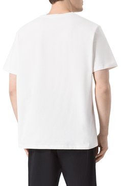 Мужская хлопковая футболка BALMAIN белого цвета, арт. EH1EG010/BC86 | Фото 4 (Материал сплава: Проставлено; Драгоценные камни: Проставлено; Рукава: Короткие; Длина (для топов): Стандартные; Принт: С принтом; Стили: Спорт-шик; Материал внешний: Хлопок; Мужское Кро�сс-КТ: Футболка-одежда; Кросс-КТ: Джерси)