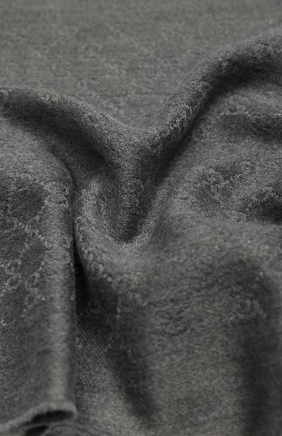 Кашемировый шарф GUCCI серого цвета по цене 45700 руб., арт. 456362/4G201, фото 2 Кашемировый шарф GUCCI, арт. 456362/4G201, фото 2