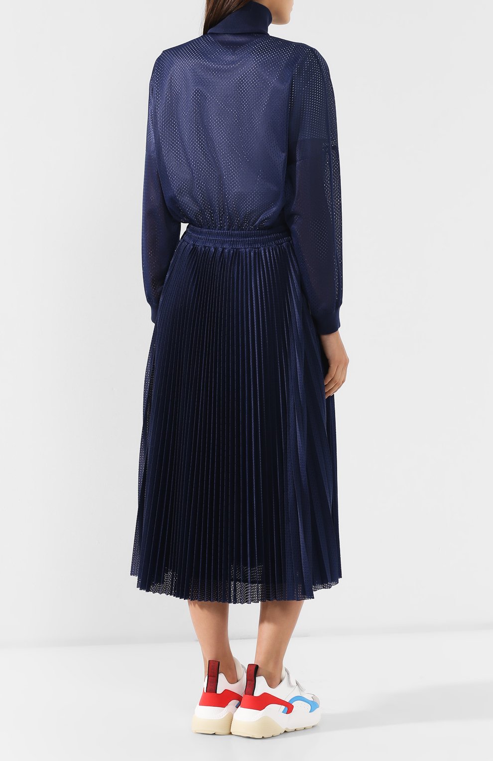 Перфорированное платье REDVALENTINO темно-синего цвета по цене 69100 руб., арт. RR3MJ00F/YFU, фото 4 Перфорированное платье REDVALENTINO, арт. RR3MJ00F/YFU, фото 4