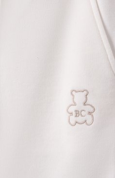 Детские хлопковые джоггеры BRUNELLO CUCINELLI молочного цвета, арт. BTU14E595V | Фото 3 (Нос: Не проставлено; Мальчики Кросс-КТ: Джоггеры-одежда; Материал внешний: Хлопок; Ростовка одежда: 4 года | 104 см)