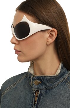Женские солнцезащитные очки BALENCIAGA белого цвета, арт. BB0284S 003 | Фото 2 (Нос: Не проставлено; Региональные ограничения белый список (Axapta Mercury): Не проставлено; Материал: Пластик; Тип очков: С/з; Оптика Гендер: оптика-женское; Очки форма: Креативные, Маска)