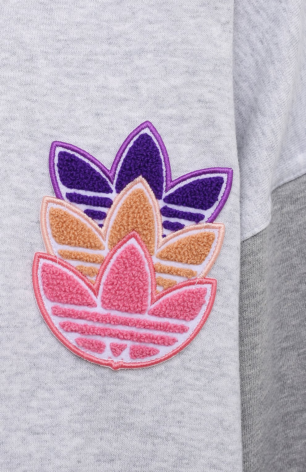 Хлопковый свитшот ADIDAS ORIGINALS светло-серого цвета по цене 5690 руб., арт. H22749, фото 5 Хлопковый свитшот ADIDAS ORIGINALS, арт. H22749, фото 5