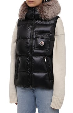 Женский пуховый жилет balabio MONCLER черного цвета, арт. G2-093-1A000-77-68950 | Фото 3 (Материал внешний: Синтетический материал; Кросс-КТ: Пуховик; Материал сплава: Проставлено; Стили: Спорт-шик; Материал подклада: Синтетический материал; Драгоценные камни: Проставлено; Длина (верхняя одежда): Короткие; Материал утеплителя: Пух и перо)