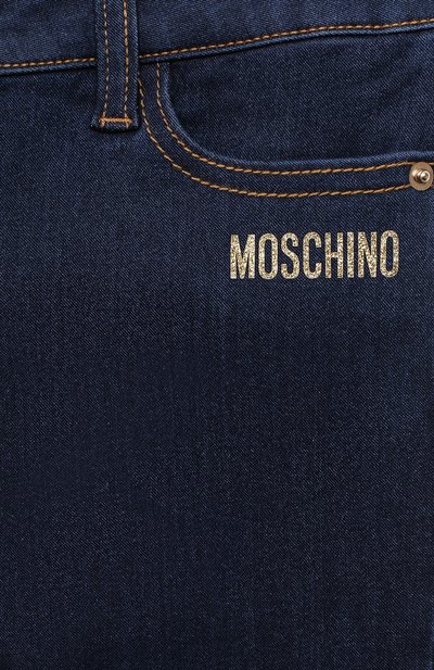Джинсы MOSCHINO синего цвета по цене 15050 руб., арт. HAP03I/LXE24/4A-8A, фото 3 Джинсы MOSCHINO, арт. HAP03I/LXE24/4A-8A, фото 3