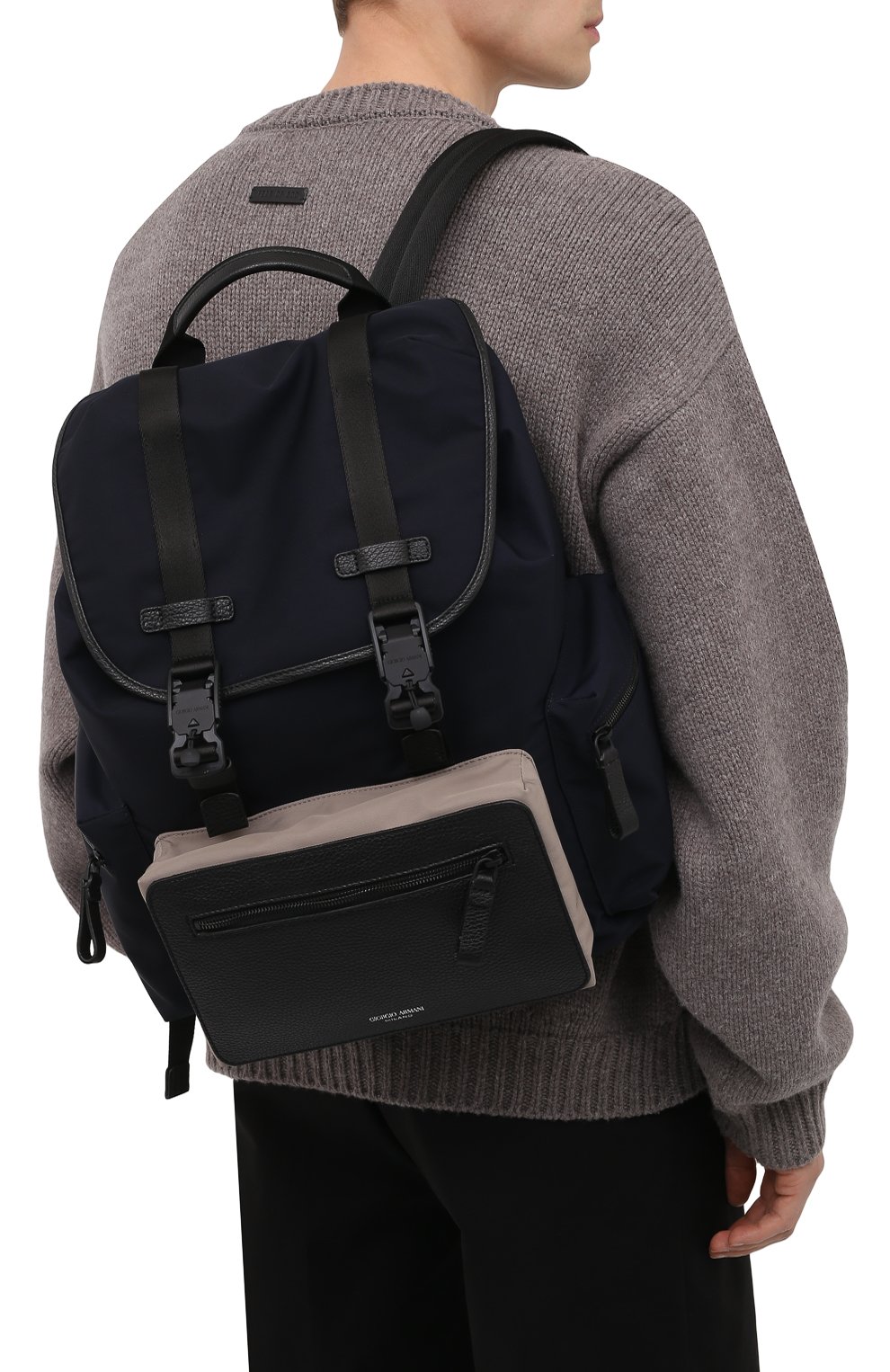 Рюкзак GIORGIO ARMANI темно-синего цвета по цене 205500 руб., арт. Y20133/YI68E, фото 2 Рюкзак GIORGIO ARMANI, арт. Y20133/YI68E, фото 2