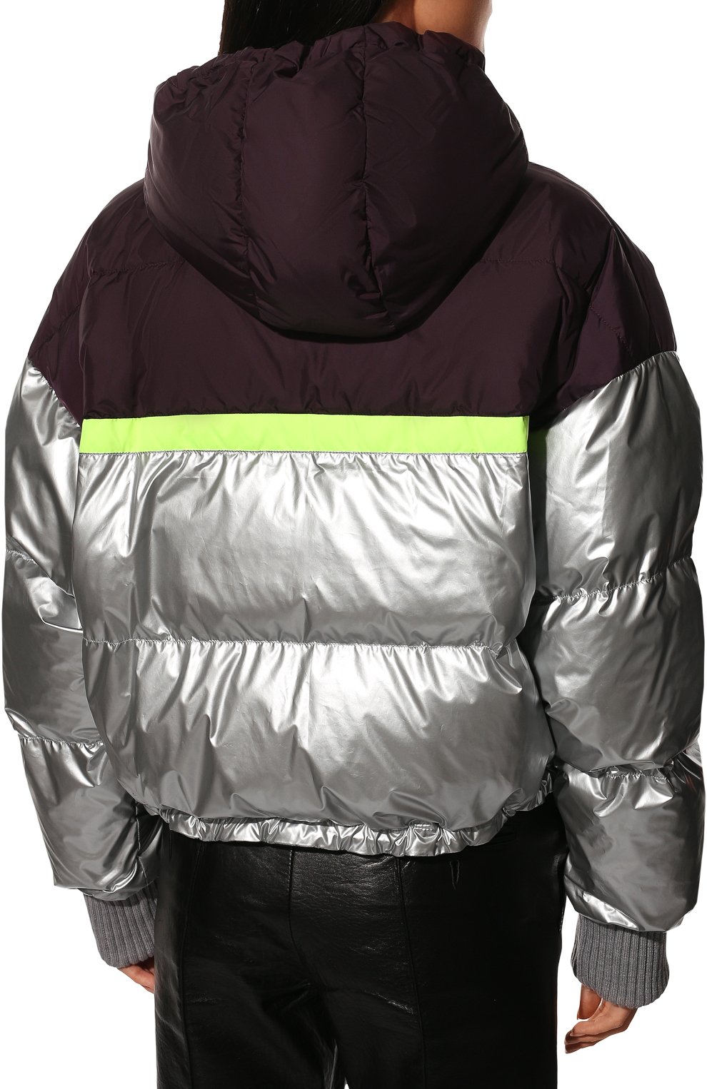 Пуховик ICEBERG серебряного цвета по цене 46800 руб., арт. 19I I2P0/J011/5946/0UTLET AW22-23, фото 4 Пуховик ICEBERG, арт. 19I I2P0/J011/5946/0UTLET AW22-23, фото 4