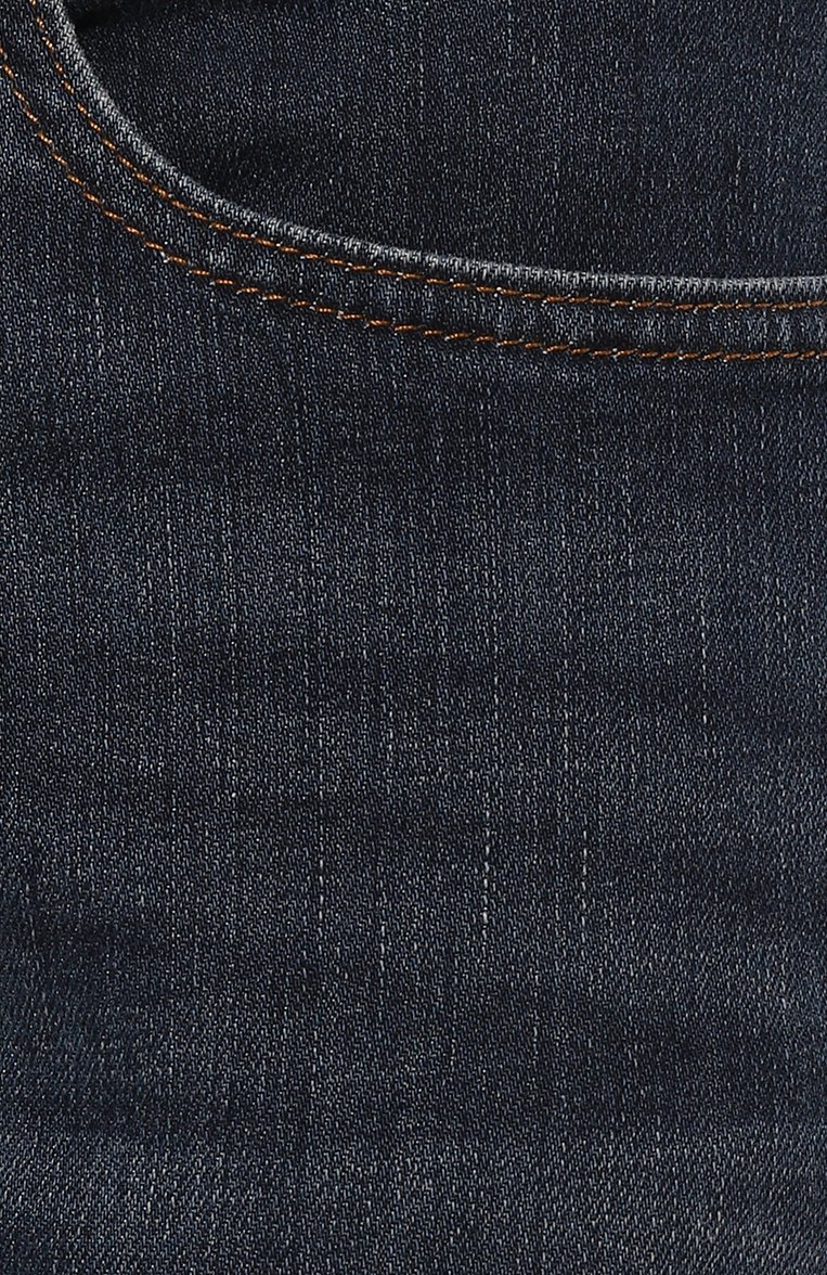 Мужские джинсы slimmy 7 FOR ALL MANKIND темно-синего цвета, арт. JSMSC420NL | Фото 5 (Материал внешний: Хлопок, Деним; Длина (брюки, джинсы): Стандартные; Кросс-КТ: Деним; Силуэт М (брюки): Прямые; Детали: Делаве; Стили: Повседневный; Автоматизация ТО: Проставлено; Автоматизация состава: Проставлено)