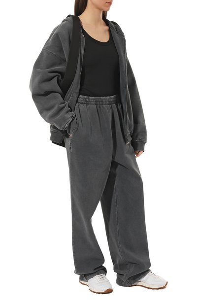 Хлопковые брюки MAINLESS темно-серого цвета по цене 28500 руб., арт. PT23-02-07-GR, фото 2 Хлопковые брюки MAINLESS, арт. PT23-02-07-GR, фото 2