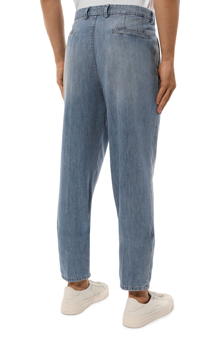 Мужские джинсы leisure fit BRUNELLO CUCINELLI голубого цвета, арт. M0Z37B2254 | Фото 4 (Длина (брюки, джинсы): Стандартные; Материал внешний: Хлопок, Деним; Кросс-КТ: Деним; Силуэт М (брюки): Прямые; Детали: Делаве; Стили: Повседневный; Автоматизация ТО: Проставлено; Автоматизация состава: Проставлено)