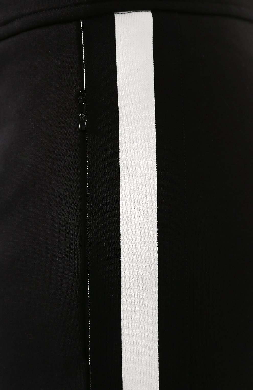 Хлопковые джоггеры MONCLER черного цвета по цене 41950 руб., арт. F1-093-8H706-00-V8105, фото 5 Хлопковые джоггеры MONCLER, арт. F1-093-8H706-00-V8105, фото 5