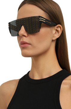 Женские солнцезащитные очки MARC JACOBS (THE) черного цвета, арт. MARC 712 NZU | Фото 2 (Тип очков: С/з; Нос: Не проставлено; Региональные ограничения белый список (Axapta Mercury): Не проставлено; Кросс-КТ: С/з-унисекс; Материал: Пластик; Оптика Гендер: оптика-унисекс; Очки форма: Маска)