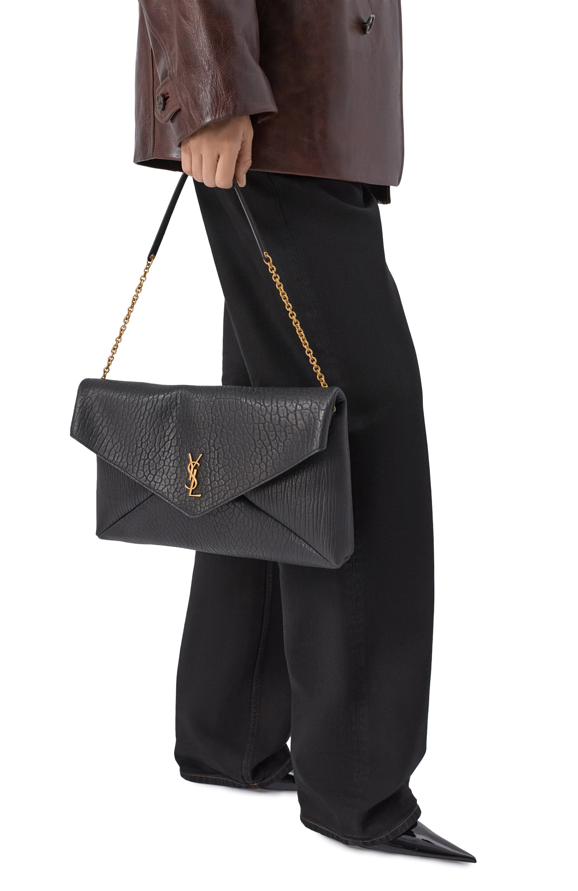 Сумка cassandre large SAINT LAURENT черного цвета по цене 285000 руб., арт. 841702/AACYT, фото 2 Сумка cassandre large SAINT LAURENT, арт. 841702/AACYT, фото 2