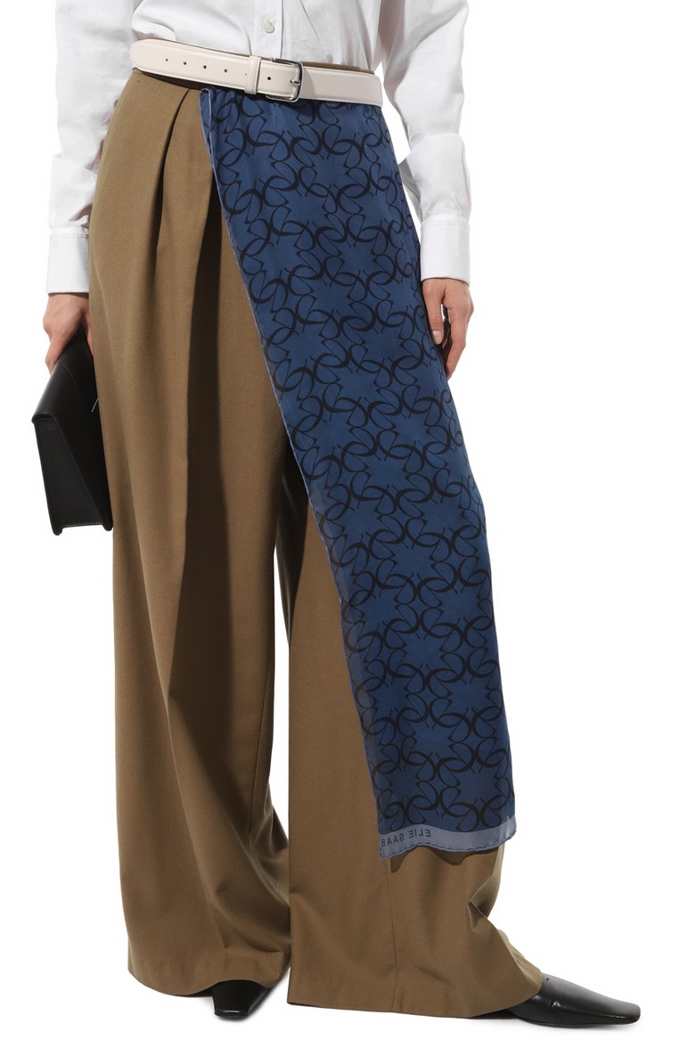 Женский шелковый платок ELIE SAAB синего цвета, арт. SE7018SQ851 | Фото 3 (Нос: Не проставлено; Материал: Текстиль, Шелк; П�ринт: С принтом)