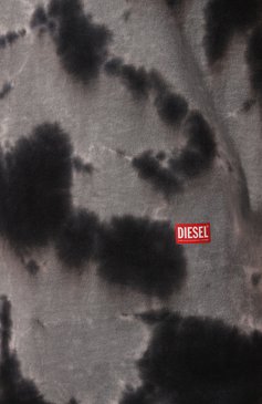 Мужская хлопковая майка DIESEL серого цвета, арт. A13314/0CLAU | Фото 5 (Материал внешний: Хлопок; Длина (для топов): Стандартные; Стили: Гранж; Принт: С принтом; Материал сплава: Проставлено; Драгоценные камни: Проставлено; Рукава: Без рукавов)